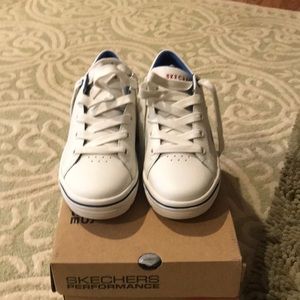 NWT Skechers Street Cleat